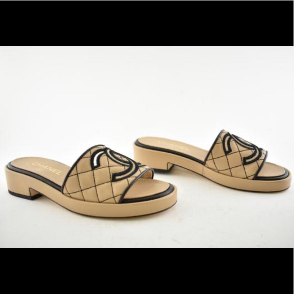 SOLD‼️Chanel CC sandal Sz 37.5 (6.5-7) - Picture 4 of 9